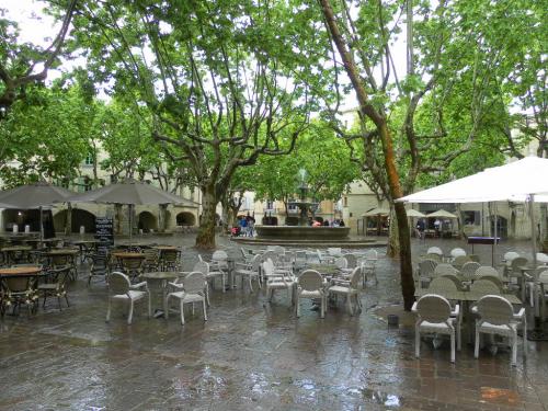 Uzès  suite 2