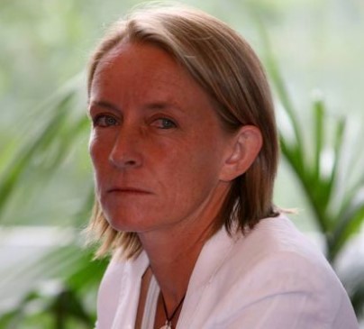 Comment un pédophile peut-il entraîner des jeunes filles ?