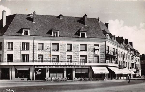 Quelques cartes postales représentant les commerces d'autrefois à Châtillon sur Seine.....