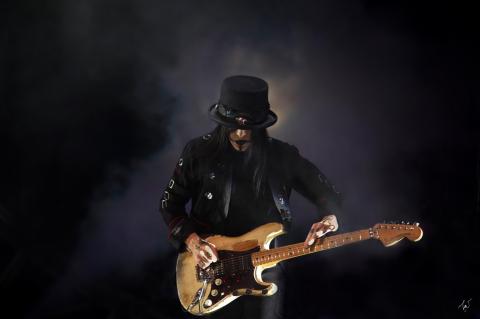 MÖTLEY CRÜE annonce le retrait du guitariste Mick Mars