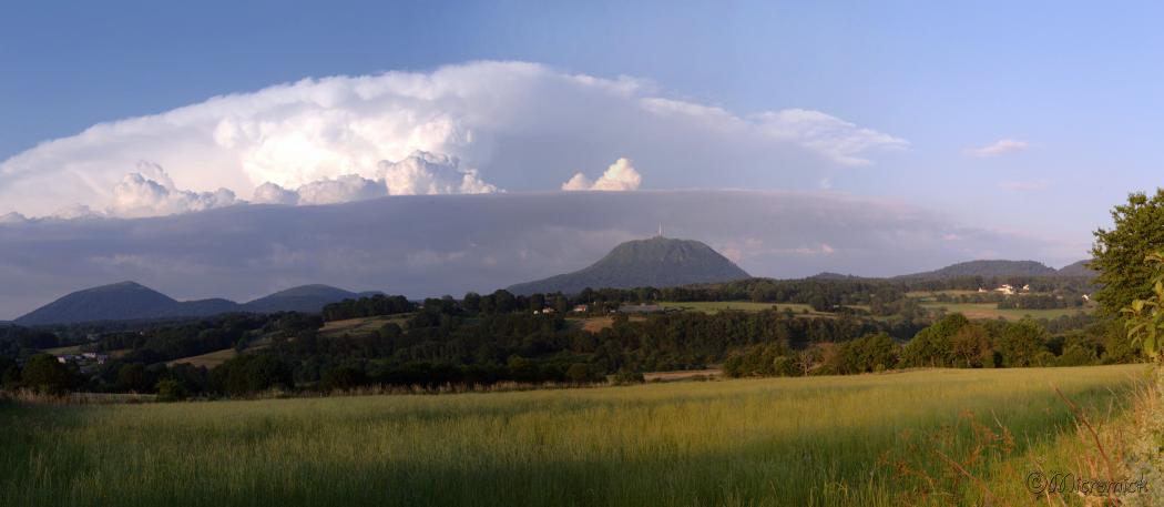 Nuages sur le Puy-de-Dôme