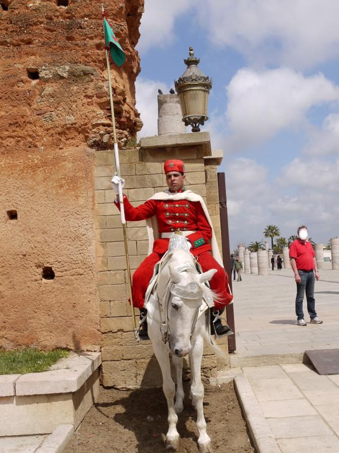 Rabat - mausolée Mohammed V - tour Hassan