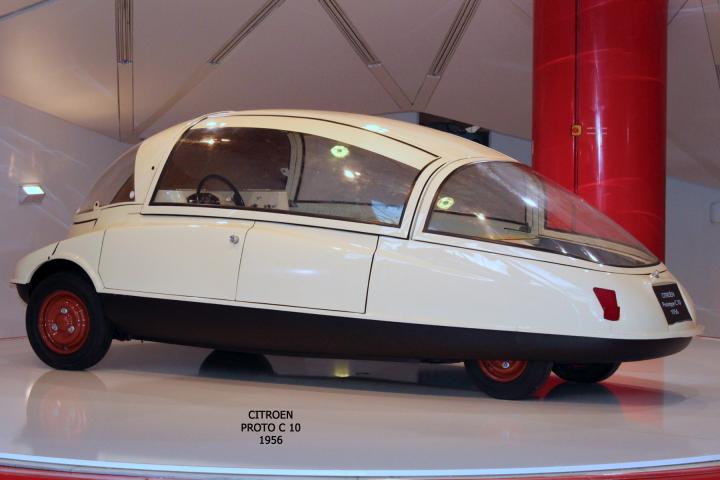 DRÔLES DE 2 CV : LA SUITE