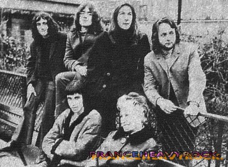 WELL  (1970-1971)