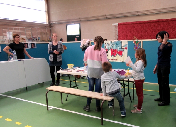 Le salon "Arts et saveurs", organisé par le Lions Club de Châtillon sur Seine, a eu un immense succès salle Luc Schréder...