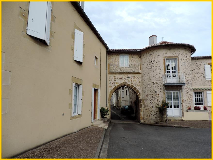 Availles Limouzine dept 86
