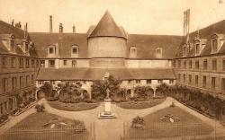 LES REMPARTS DE GISORS (Eure)