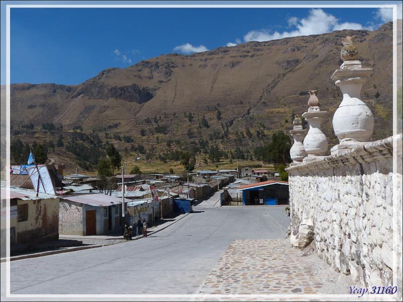Escale "technique" à Achoma (Maca) pour notre guide - Canyon de Colca - Pérou