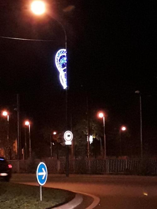 Il doit se préparer quelque chose