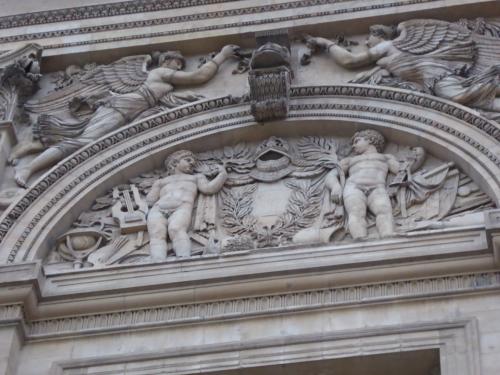 L'extérieur du Louvre