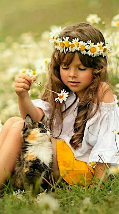 Enfants dans les fleurs