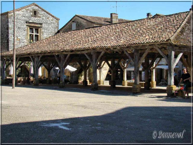 Bastide de Monpazier Dordogne la halle