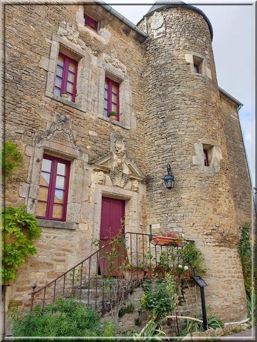 1030 - Châteauneuf-en-Auxois en Côte d'Or (21)