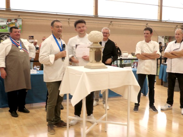 Le concours de  "l'œuf brouillé à la truffe" , lors de la Fête de la truffe Impériale, a connu un beau succès