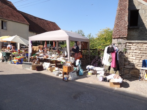 vide greniers à Maisey le Duc