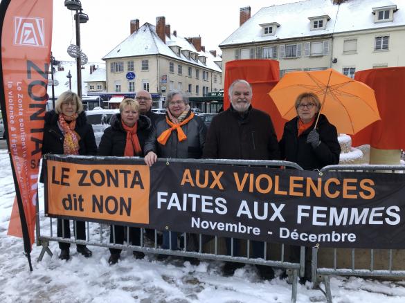 Le Zonta Club de Châtillon-sur-Seine a orangé la ville !