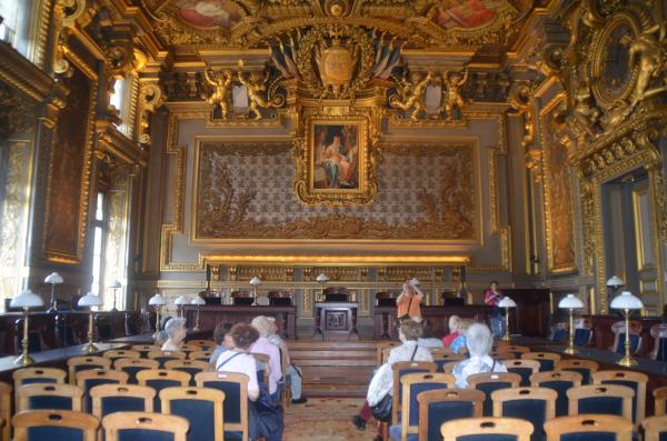 Visite de l'ancien Palais de Justice avec Générations13