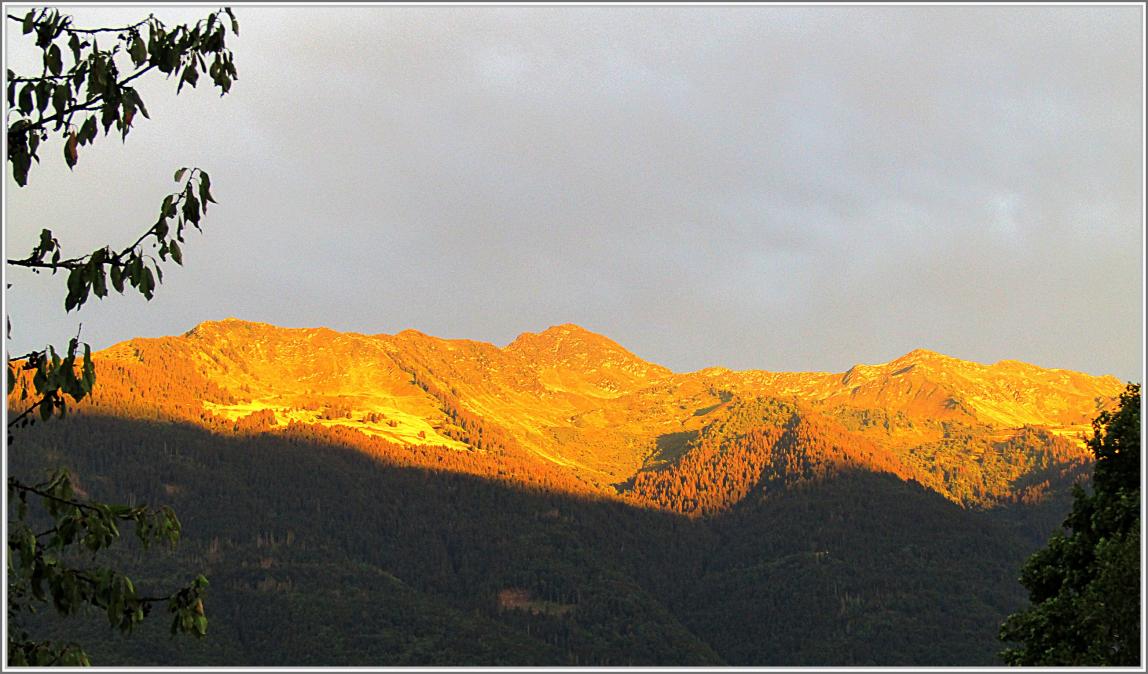 CHEZ NOUS AUSSI IL Y A DU BEAU A VOIR 