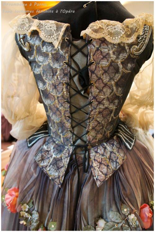 Exposition Costumes féminins à l'Opéra à Pornic 2015