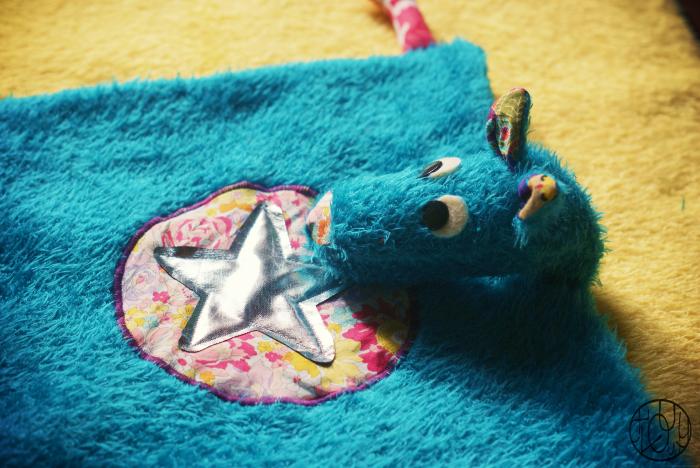 Le doudou de la mini-renarde