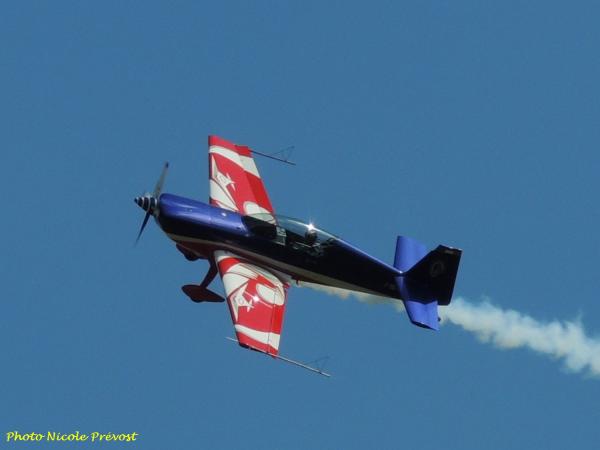 Premier meeting de l'année 2014 pour la passionnée d'aviation, Nicole Prévost, celui de Tilchâtel...