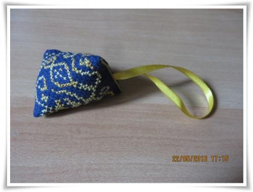 Biscornu N° 283