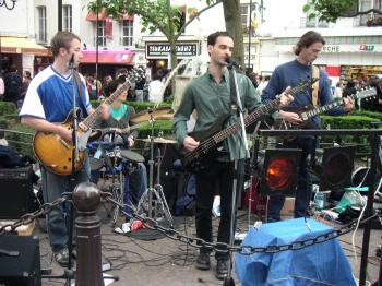 Get 2, en concert Place de la Contrescarpe en 2004