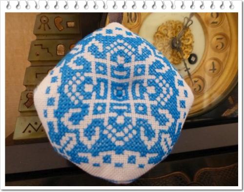 Biscornu N° 326