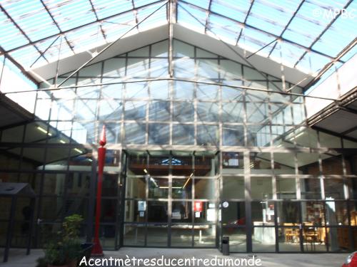 Acentmètreducentredumonde: La galerie de Perpignan.