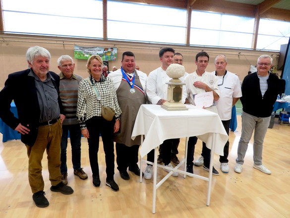 Le concours de  "l'œuf brouillé à la truffe" , lors de la Fête de la truffe Impériale, a connu un beau succès
