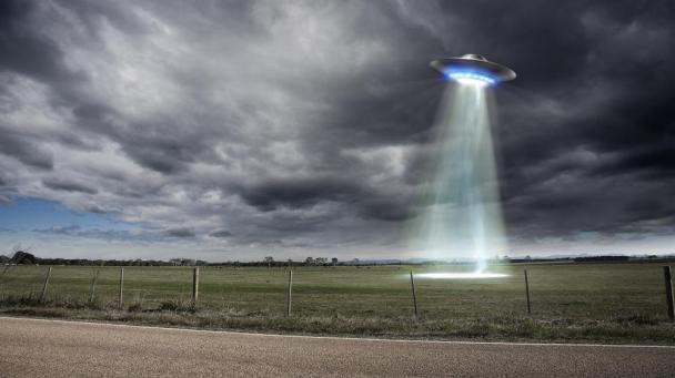 L'enorme ovni qui terrorisa l’aéroport d’Orly durant 4 heures… !