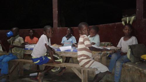 Après midi à l'orphelinat
