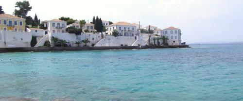 De SPETSAÏ à ERMIONI