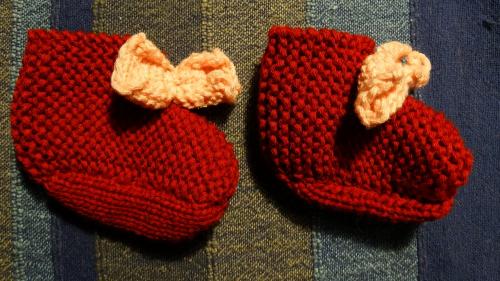 Une petite robe et des chaussons pour Alice...