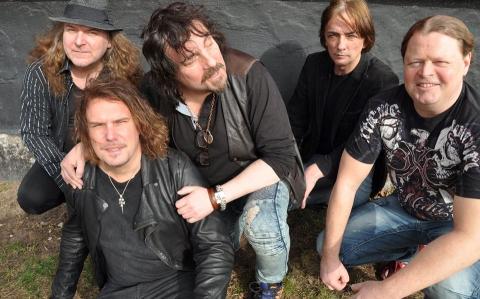 SNAKES IN PARADISE - Un extrait du nouvel album dévoilé