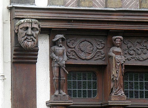 VERNON - maison à pans de bois rue Carnot