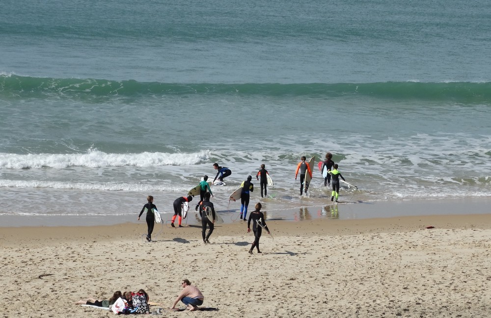 Apprentis surfeurs au Porge...