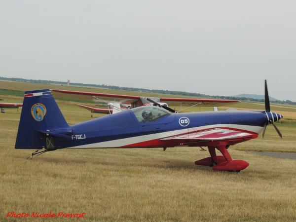 Le Championnat de France de Voltige aérienne à Epernay, vu  par Nicole Prévost