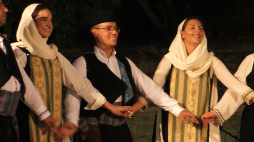 Le balcon posé sur la mer (41-2) à Χίος. Le balcon dansant 3. Ικαρία & Πελοπόννησος