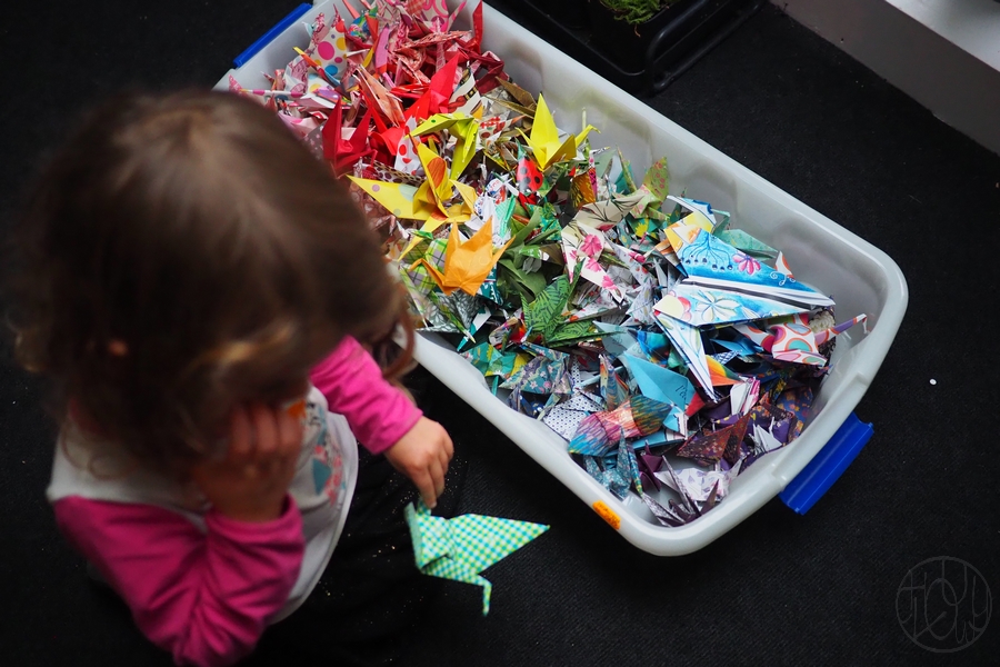 Le mobile origami participatif de bébé renarde