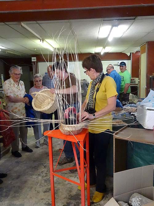 Nathalie Chapuis tourneuse sur bois...mais aussi vannière à Veuxhaulles sur Aube...