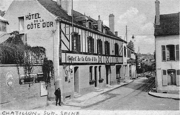 Quelques cartes postales représentant les commerces d'autrefois à Châtillon sur Seine.....