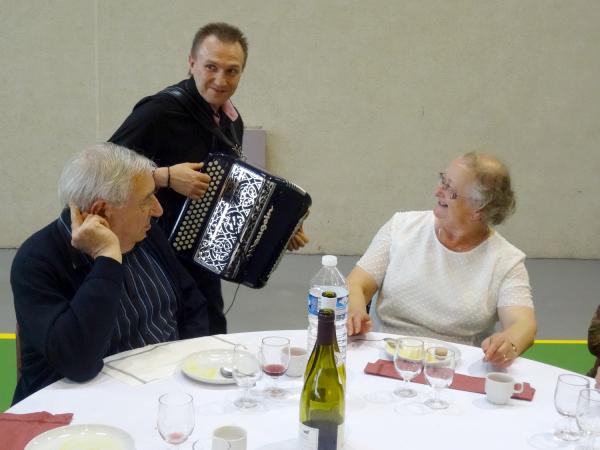 Le repas des Aînés a eu lieu dimanche 23 novembre 2014 salle Luc Schréder