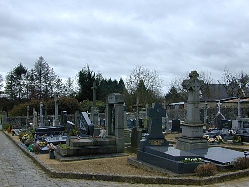 monuments-funeraires-rue-Jean-Guehenno.jpg