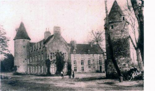 LES REMPARTS DE RAUVILLE-LA-BIGOT (Manche)
