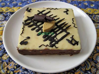 Gâteau progrès à la crème au beurre au chocolat et rhum