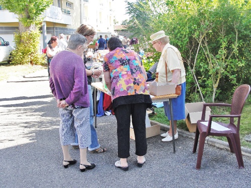Le vide-grenier de la maison de La Charme à Châtillon sur Seine...