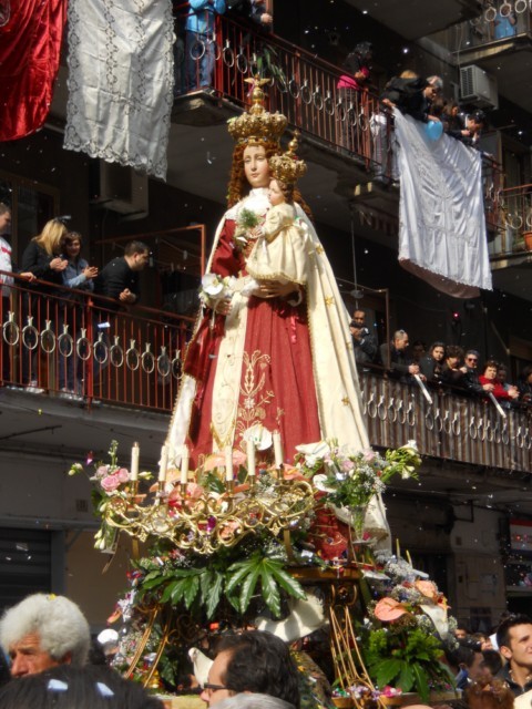 Statua Madonna delle Galline 3.jpg