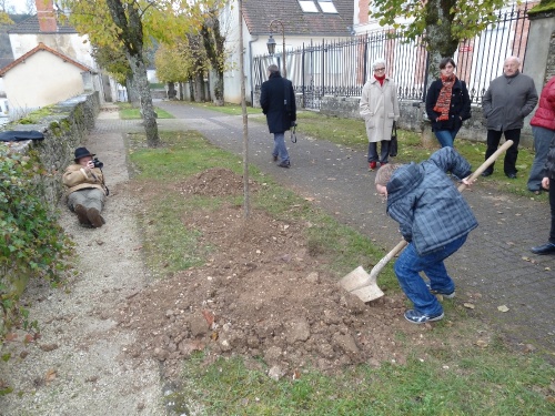 "Artistes en herbe, à vos outils !" un concours lancé par l'Association Châtillon-Scènes...