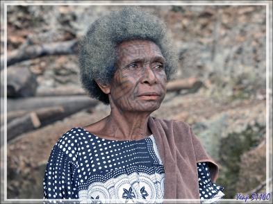 Le débarquement a eu lieu avec des images très colorées en pré-spectacle Sing Sing, qui sera peut-être le plus beau de tous - Tufi - Maclaren Harbour - Province d'Oro - Papouasie Nouvelle-Guinée